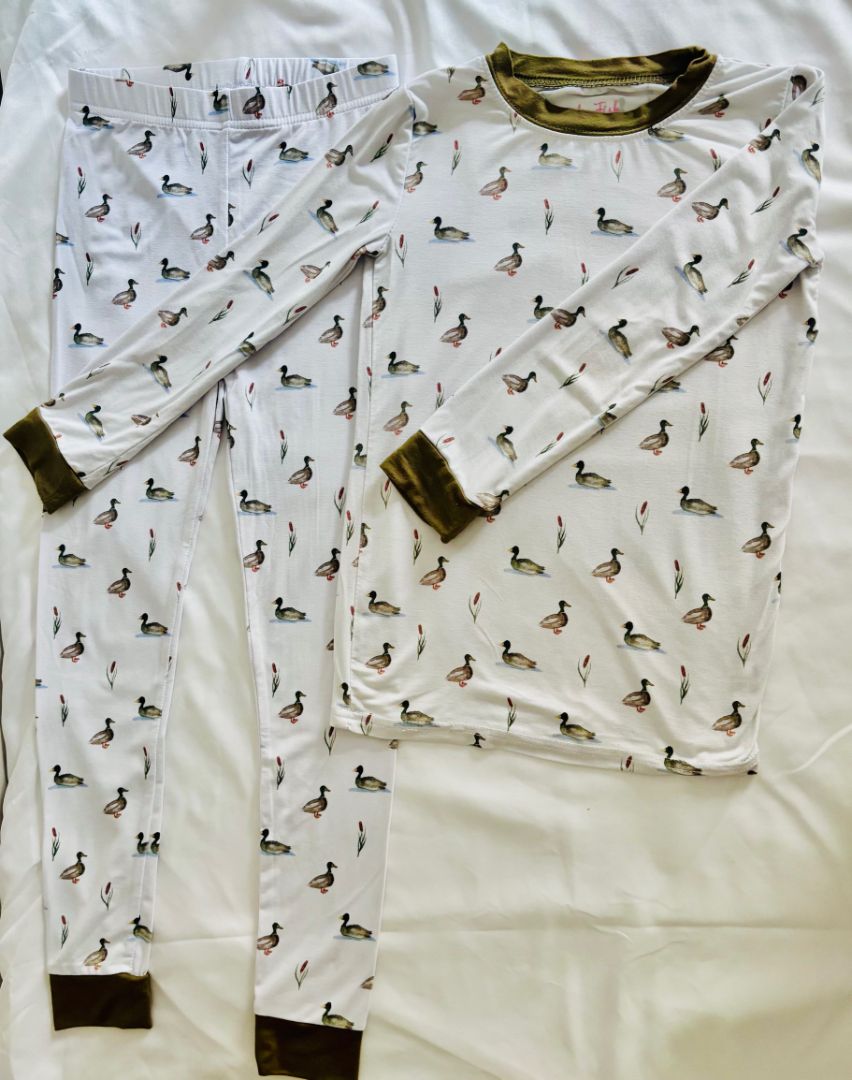 (1) Boys Pajamas