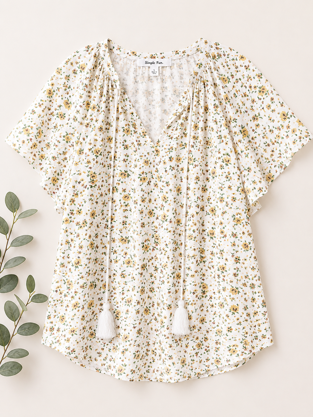 Simple Fun White Ditsy Floral Flutter Sleeve Top, Women's Large