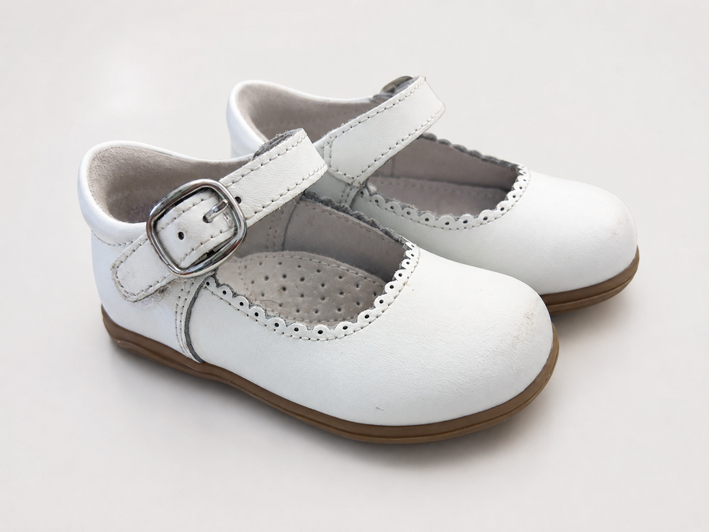L'Amour White Leather Mary Jane Shoes, Toddler 4